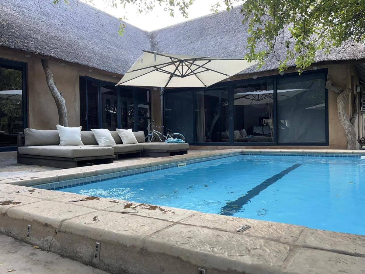 Lephalale Simba Safaris African Pride Exotic Lodge מראה חיצוני תמונה