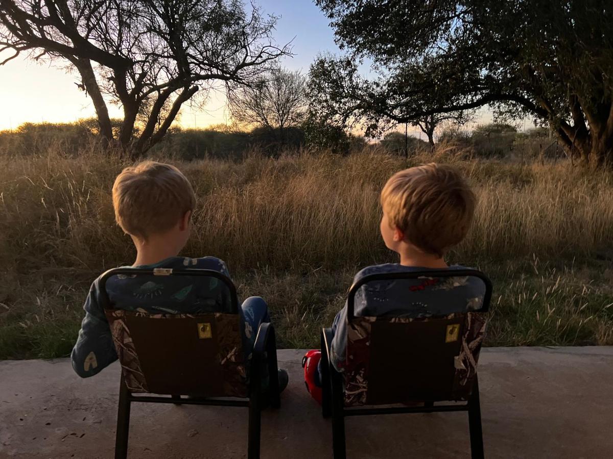 Lephalale Simba Safaris African Pride Exotic Lodge מראה חיצוני תמונה