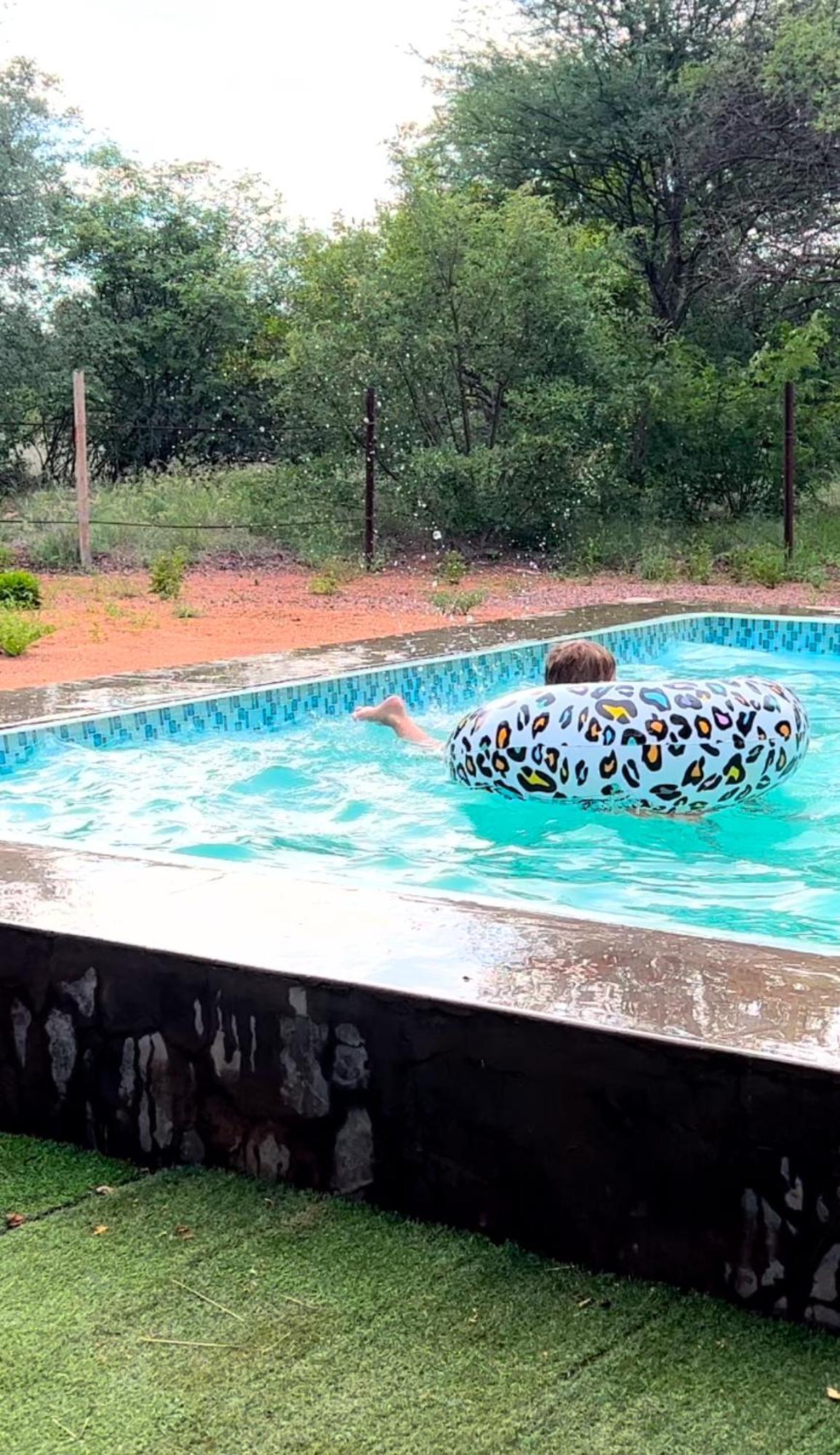 Lephalale Simba Safaris African Pride Exotic Lodge מראה חיצוני תמונה